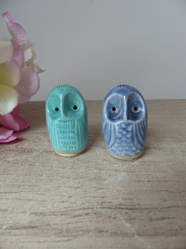 Deux chouettes en poterie diffuseurs de parfum armoire penderie, sculpture chouettes bleues en terre cuite artisanales pour fleur de lavande