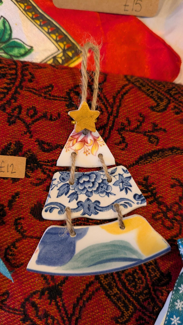Hanging plate tree 9