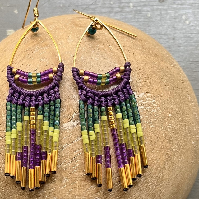 Boucles d'oreille en macramé et perles à franges motif art déco 