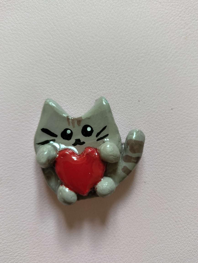 Aimant chat avec un coeur