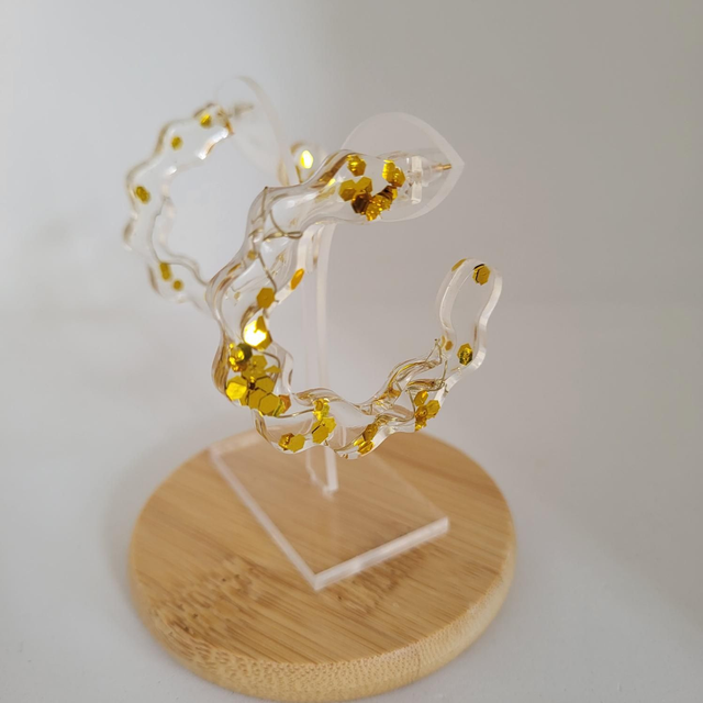 BOUCLE D’OREILLE CREOLE TRANSPARENTE ET DORÉ 