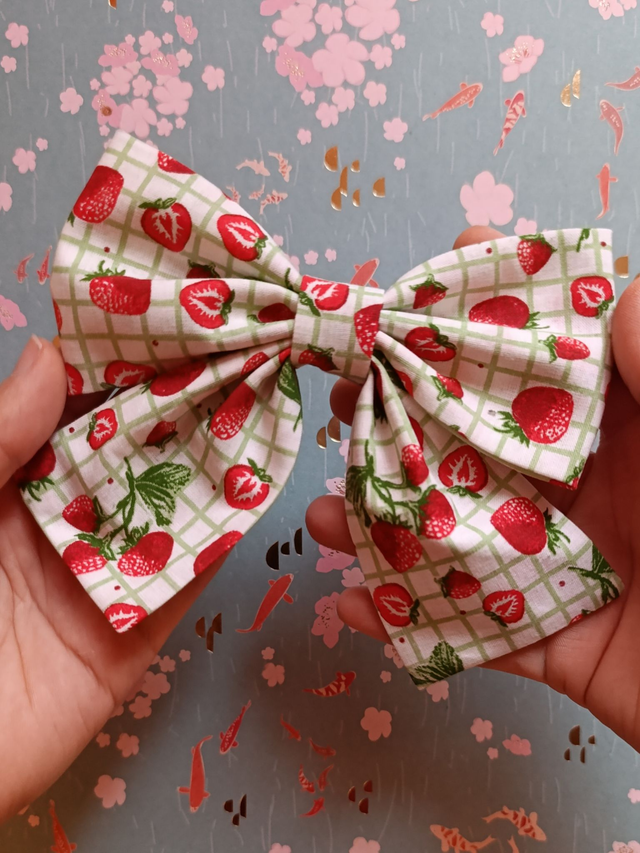 Schleife "Grün Karierte Erdbeeren"