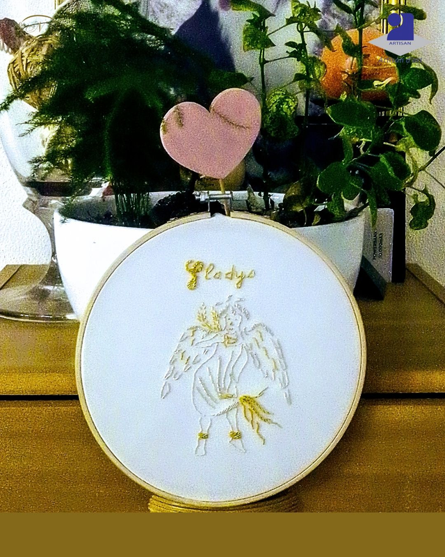 Signe astrologique personnalisé broderie à la main 