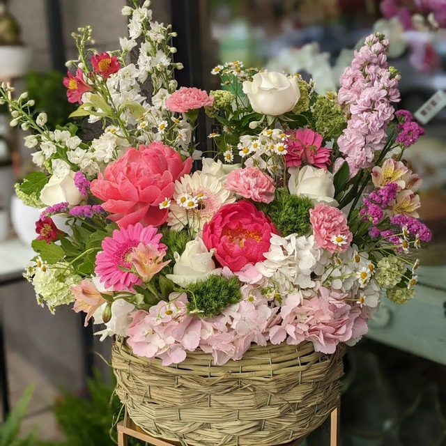 Composizione con fiori misti