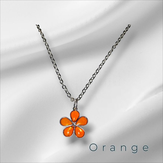 Flower necklace orange