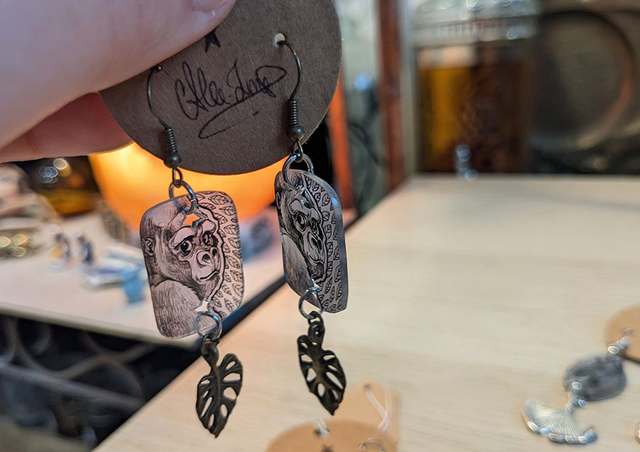 Gorille, boucles d'oreilles, avec breloque