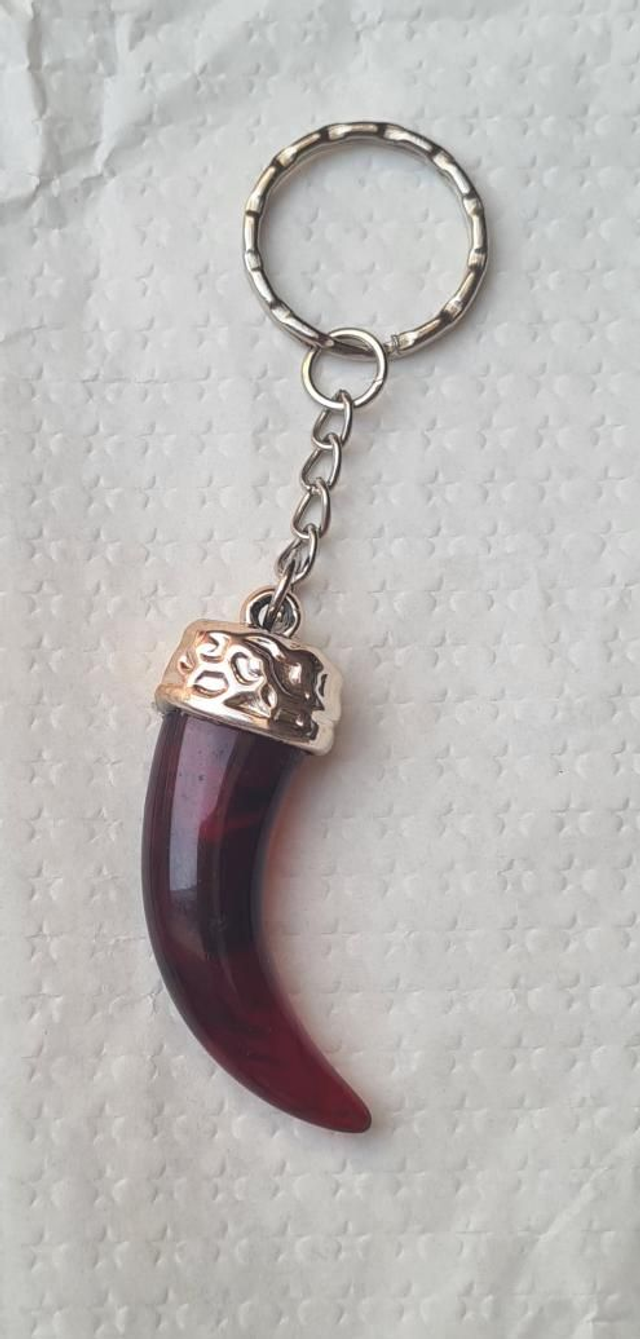 Keyring bag charm tiger tooth brown
