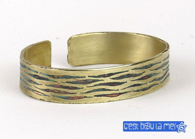 Bracelet laiton gravé patiné