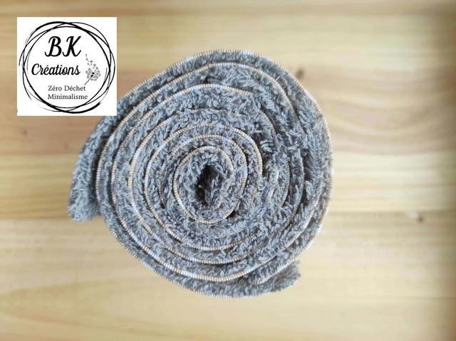 Rouleau d'essuie-tout - flocons blancs