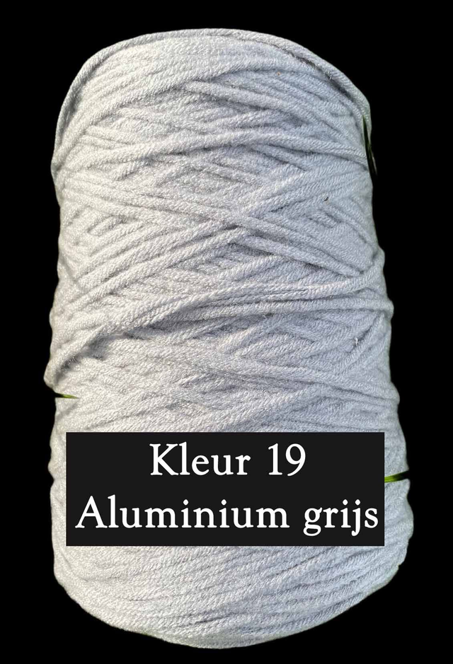 Tufting Yarns 400 gram 8 draads dik