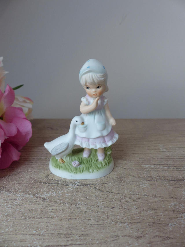 Vintage petite fille avec oie canard en céramique, décor fermière vie à la campagne souvenir vacances, décoration maison ferme campagne
