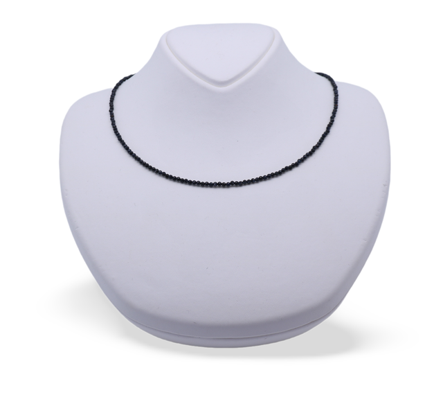 Zarte Saphirkette mit rhodiniertem Silberverschluss – Cecilia