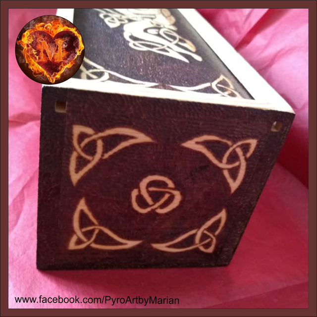 Zoomorphic Wine Box π