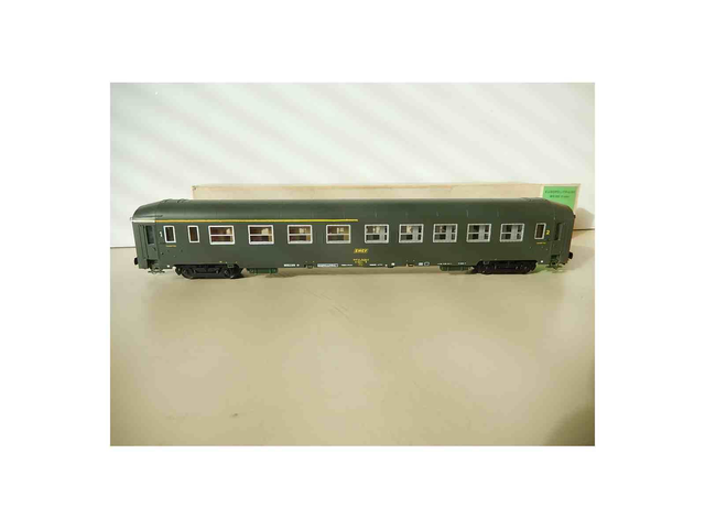 voiture UIC verte mixte A4c4-B5c5 Europolitrains 114241 H0