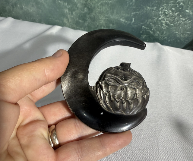 Sliver sheen obsidian pumpkin moon