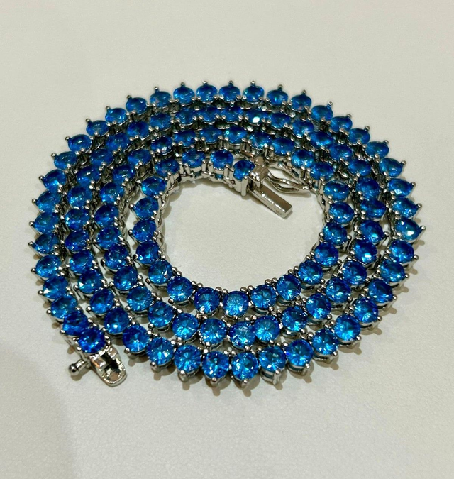 RIVIERA AZUL 3 PONTAS 3MM BANHADO EM RÓDIO BRANCO