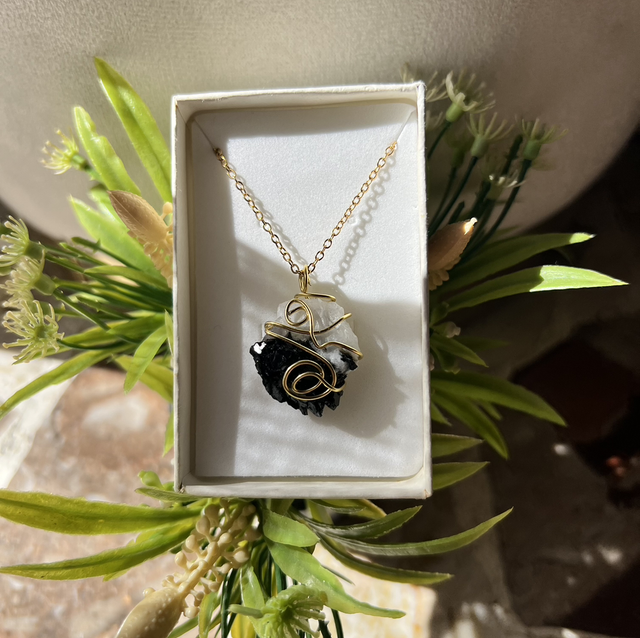 Pietra di luna x tormalina , cresciute naturalmente insieme , prov : Brasile 🇧🇷, acciaio inox 