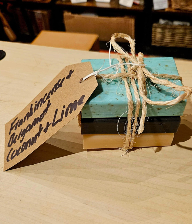 Soap Bundle + Bamboo Soap Dish + Natural Loofah