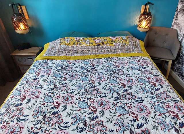 Édredon fait main en coton imprimé bloc - Plaid ou couvre-lit florale réversible pour lit simple - Jaune, rose, rouge, vert, blanc