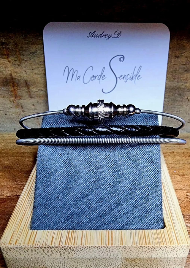 Bracelet cordes de guitare basse recyclées