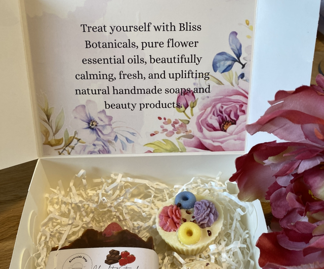 Gift Box - Cupcake Soap &amp; Soap Bar