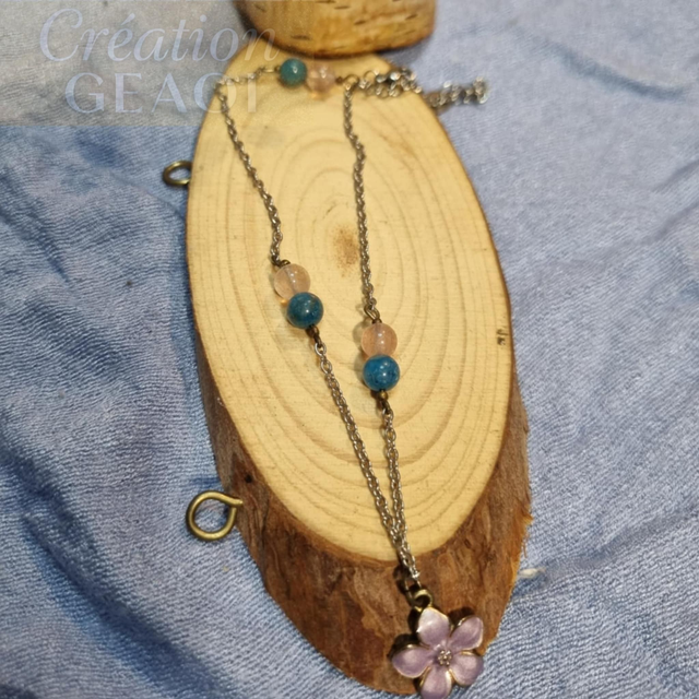 Apatite bleue et quartz fraise