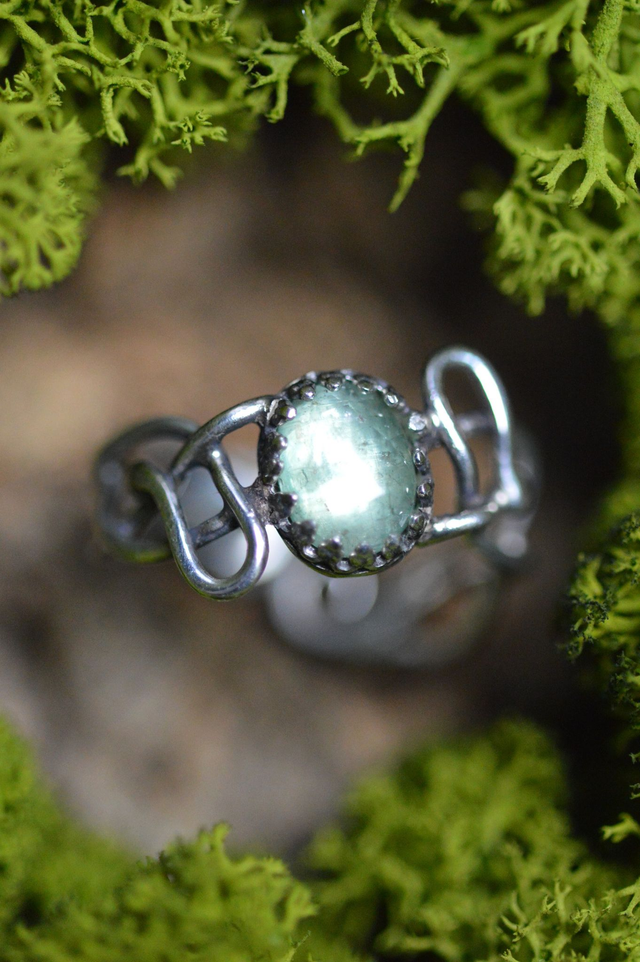 Bague Elfique - Cyanite verte, T51 à 54
