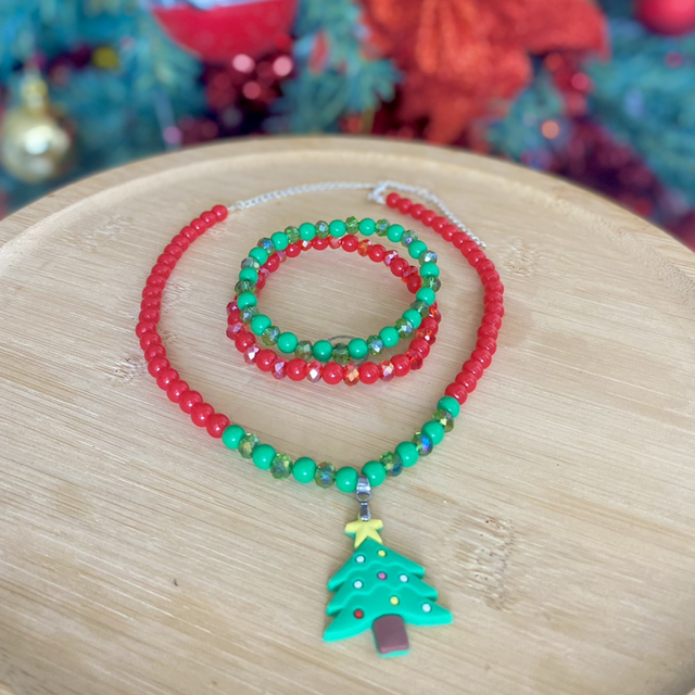 Ensemble collier et paire de bracelets 