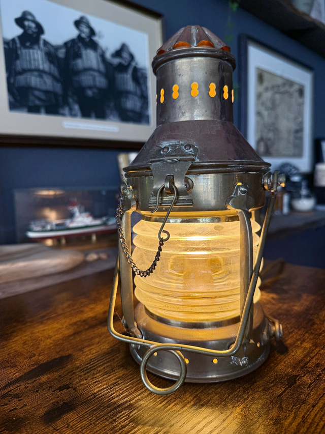 Anker-Lampe Messing Antiklook. Elektrisch