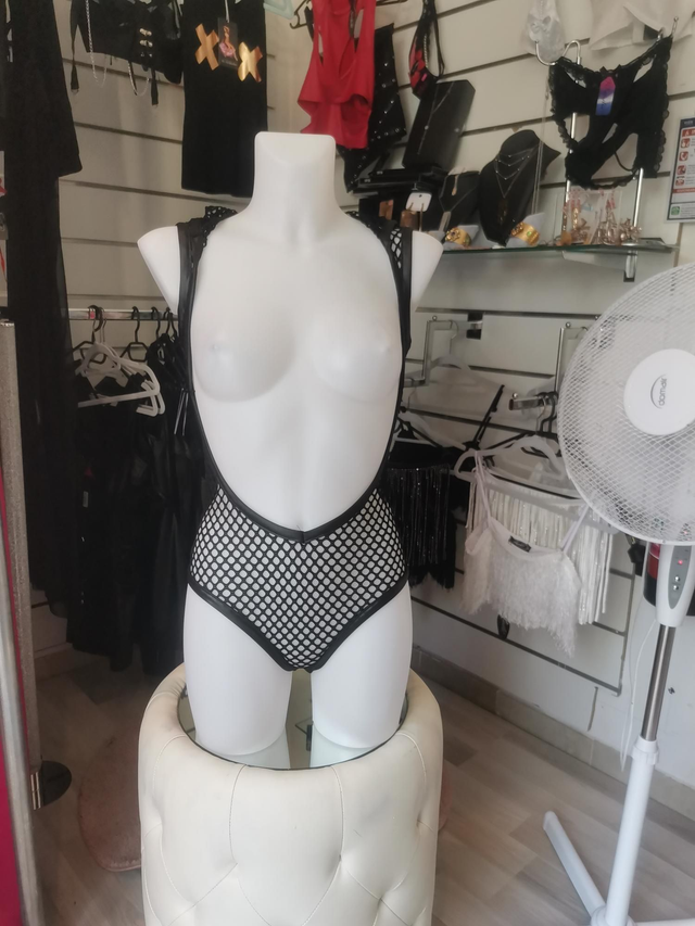 Body à capuche sexy en résille large 