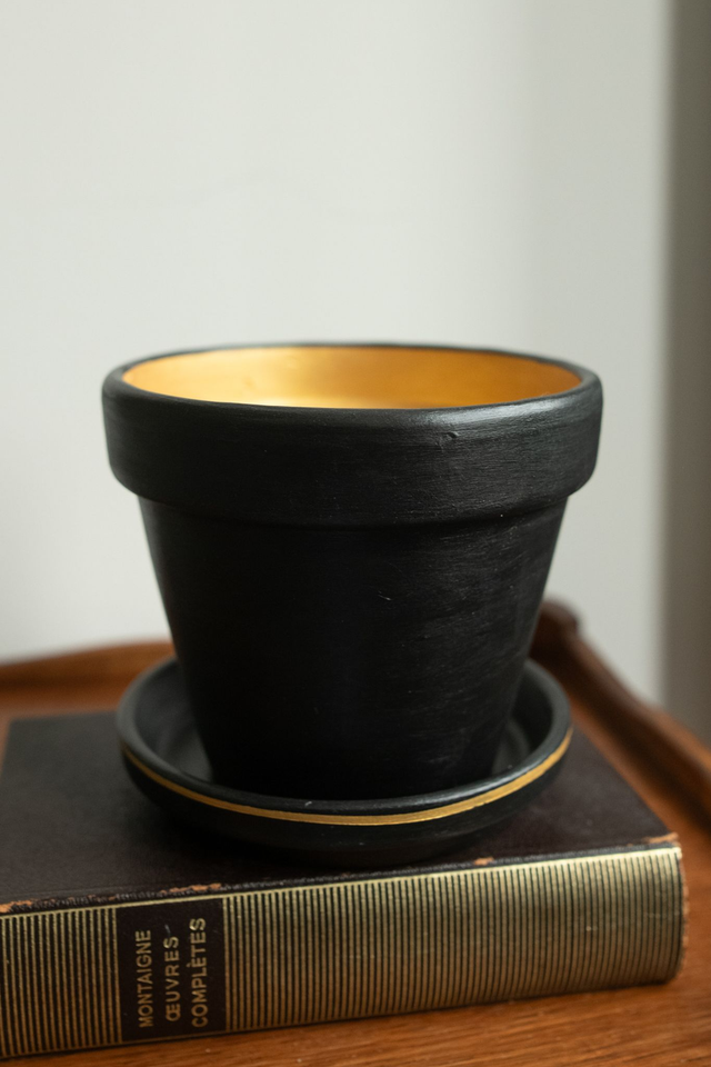 Black Velvet 🖤 Pot + Soucoupe peints à la main