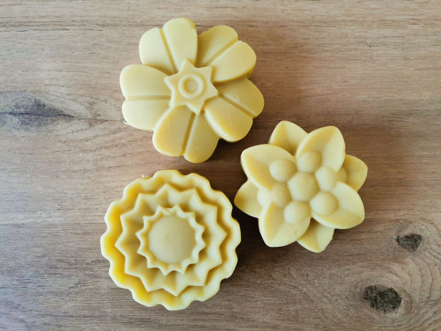 Les fleuris - Savon doux artisanal au miel et au beurre de karité - Le Miel - motifs variés