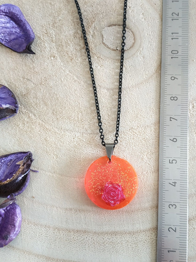 Collier mini rose pailletée