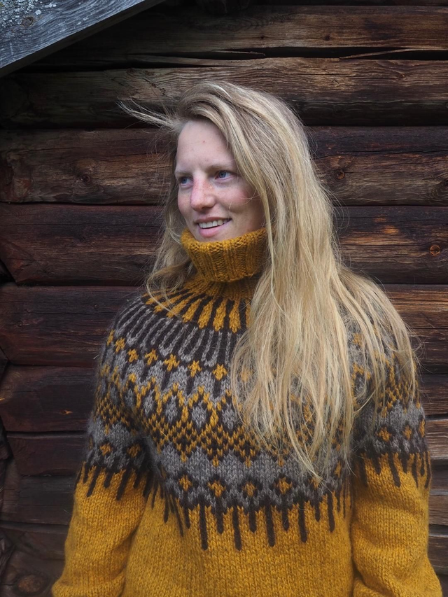 Føyka Polar Sweater Kit - Col 16 (Orange Heather Troll and Blåne) - Wool &amp; Pattern - Linka Neumann