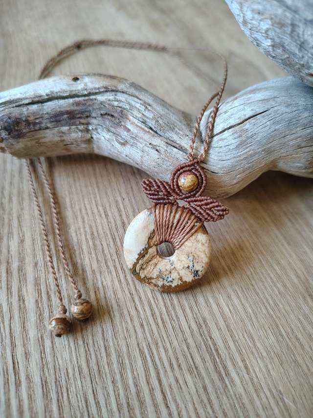 Colliers donuts en macramé