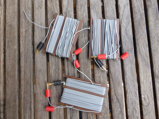 Antenne, fil de masse et enrouleur – Radio MCR1 “Biscuit” – SOE – Reproduction factice