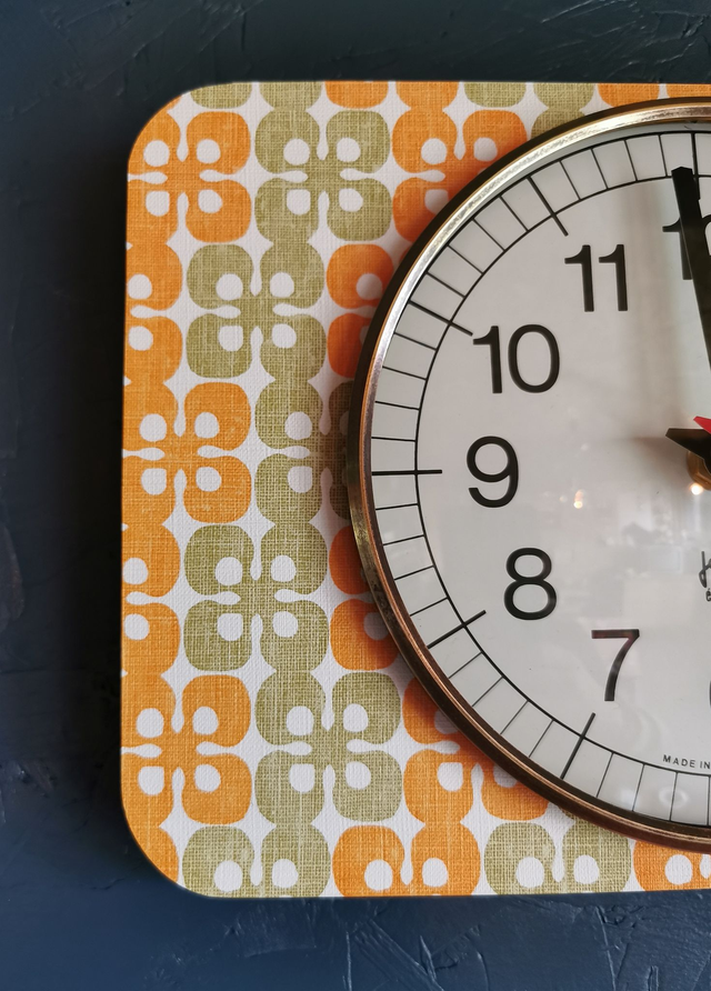 Horloge vintage pendule murale silencieuse rectangulaire "Japy vert orange"