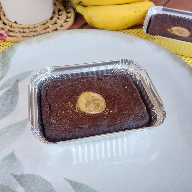Bolo de banana com aveia e cacau 100%