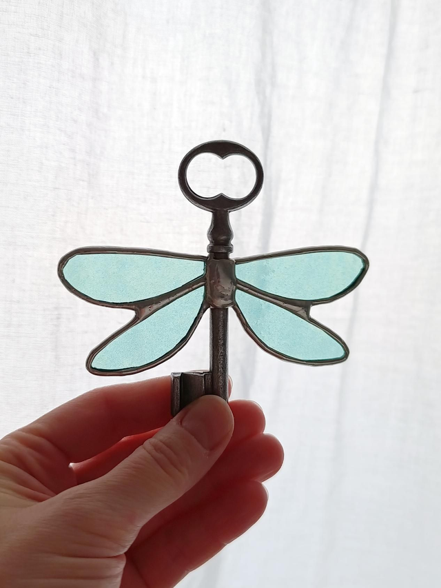 🗝️ Clé féerique "Lyra" verte en vitrail