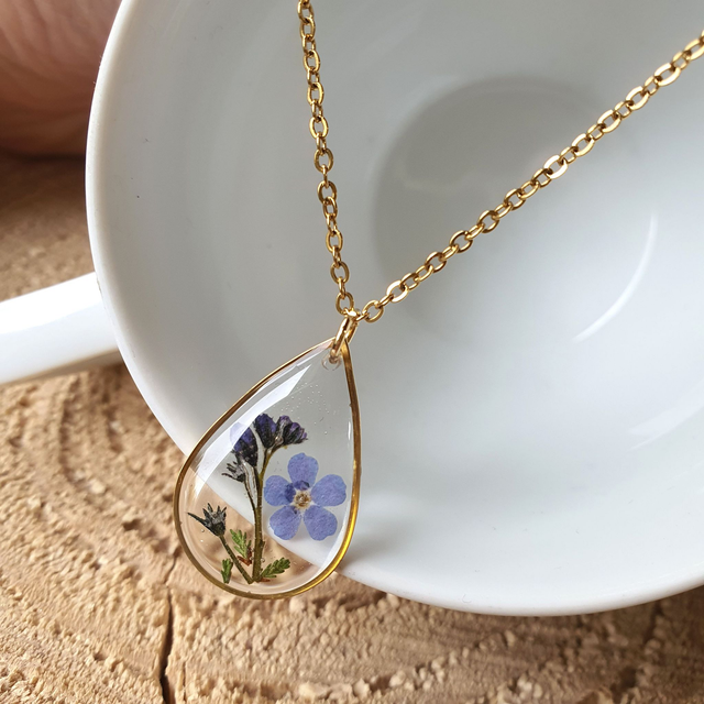 Naszyjnik z niezapominajką