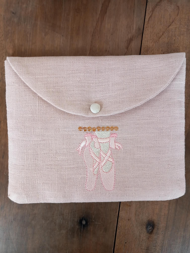 Trousse de maquillage  en lin brodé "ballerines de danseuse"
