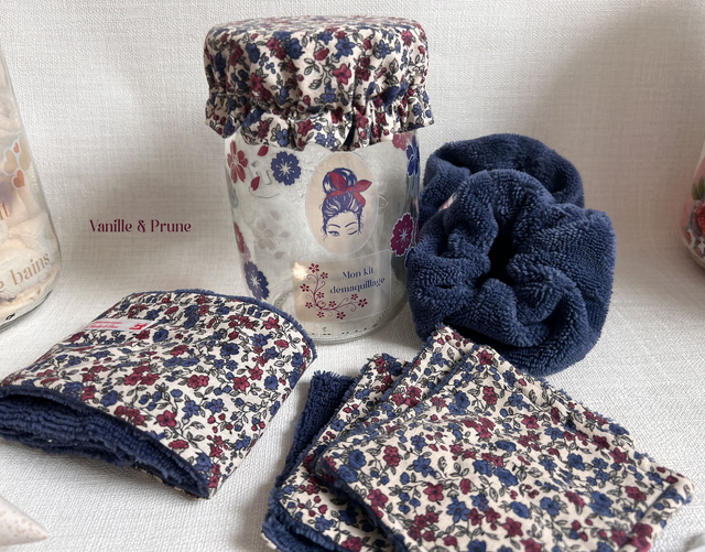 Kit Beauté zéro déchet fleuri bleu et prune et son bocal déco assorti  