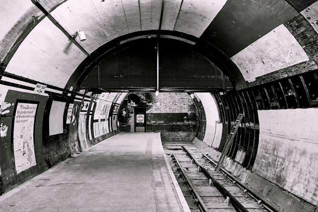 Aldwych: Hidden London 2/6 