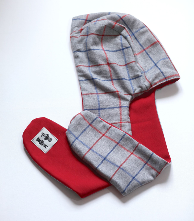 red/grey hood-scarf