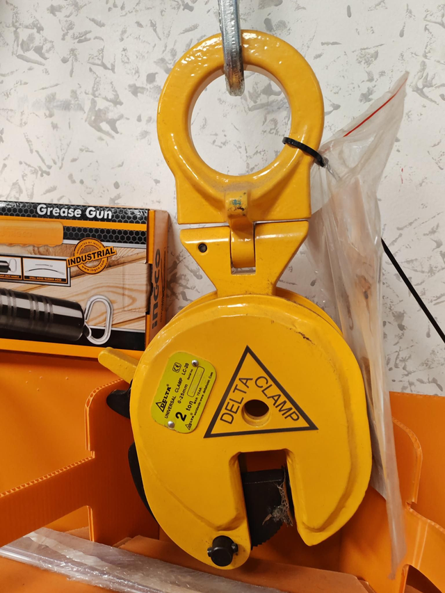 Pinza solleva lamiere due ton codice lc/20 apertura 0-25 mm