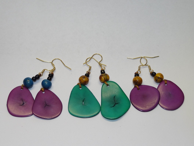 Boucle d'oreille Ivoire végétale pendente