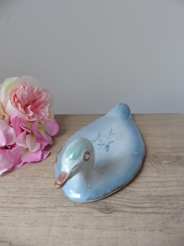 Plat de service foie gras en céramique artisanal français forme canard bleu, plat tête de canard poterie, plat canard décoration table fête