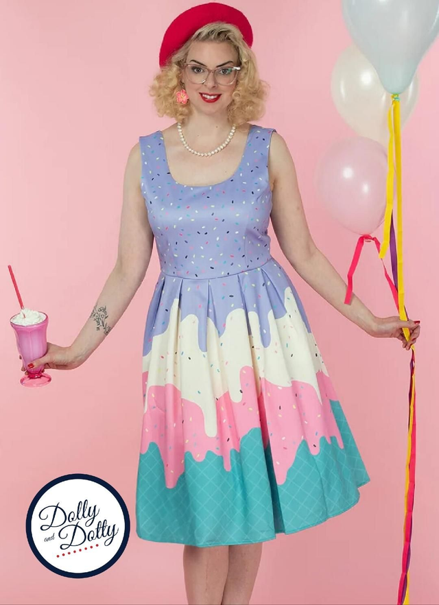 Robe Dolly Dotty Amanda Summer Sprinkles Ice Cream Cone Swing T48/50