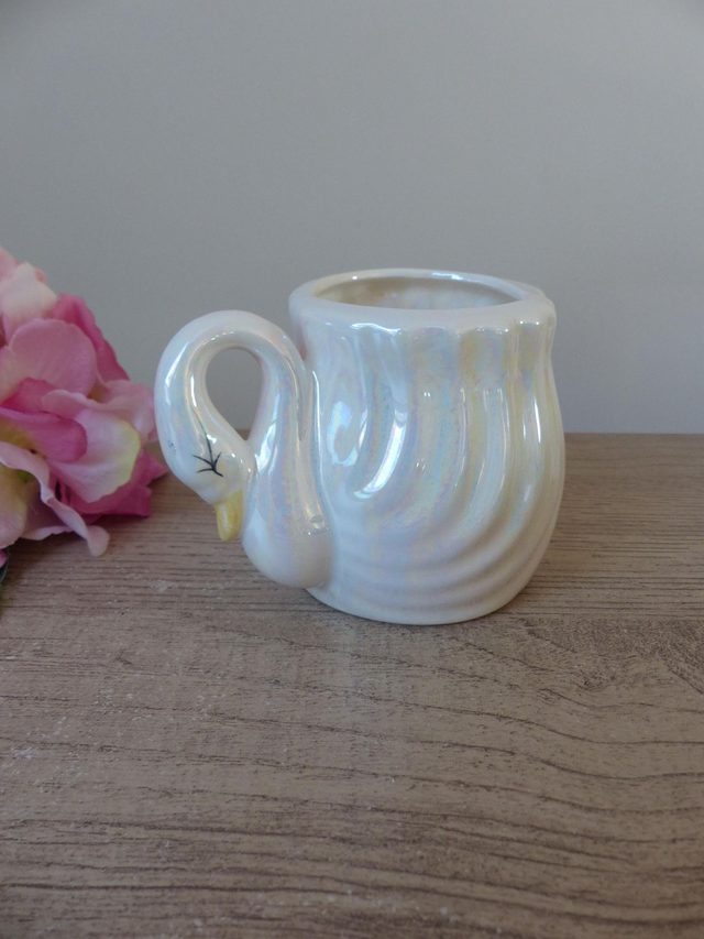 Pot Cygne en Céramique Blanc Irisé Vintage – Gobelet Décoratif pour Salle de Bain, Rangement Maison – Pot à Crayons – Fabriqué à Taïwan
