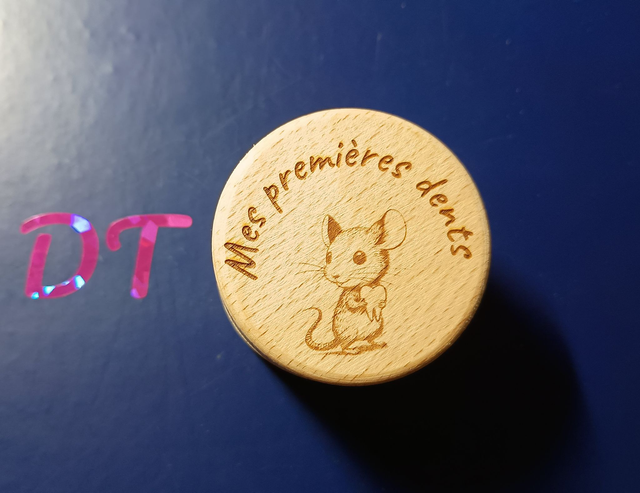 Boite à dents en bois